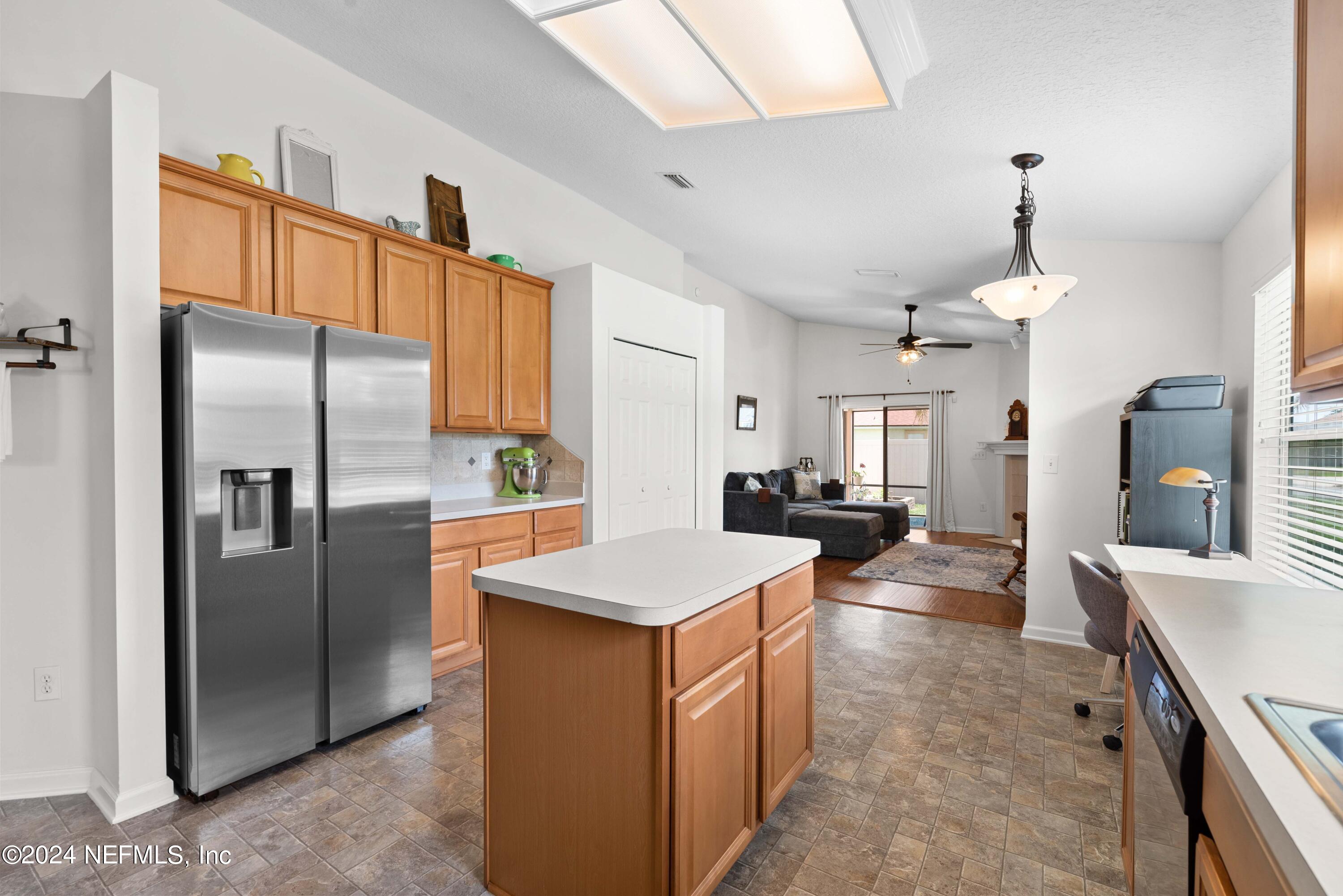 13808 FISH EAGLE Drive W
