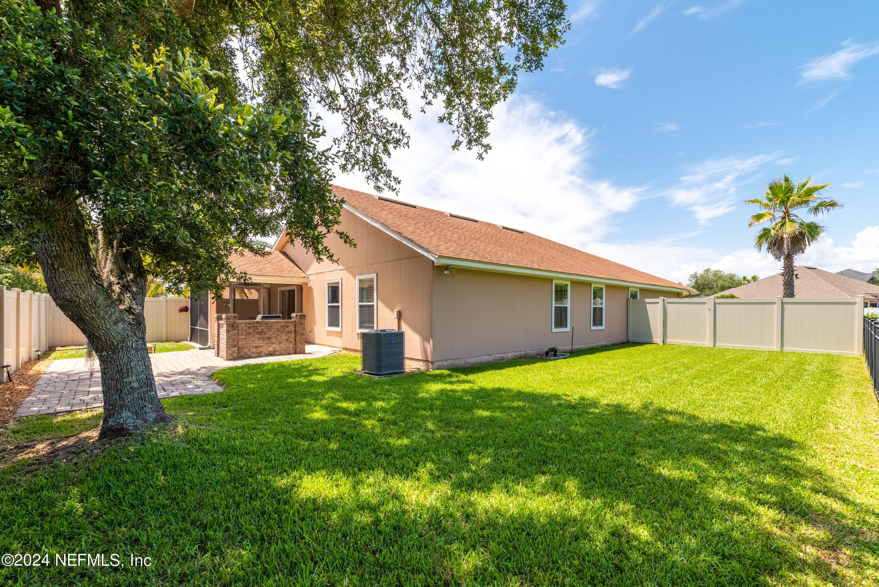 13808 FISH EAGLE Drive W