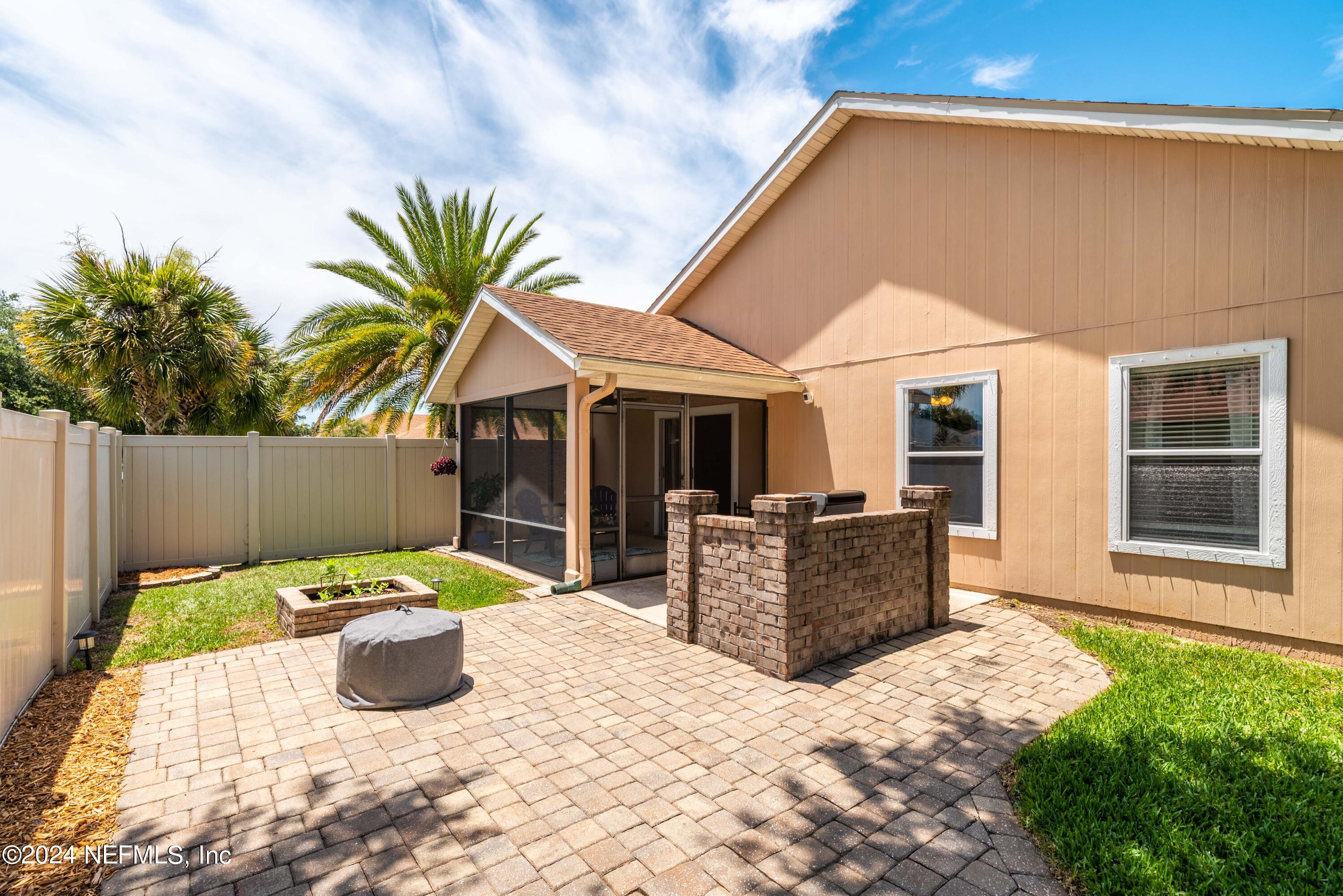 13808 FISH EAGLE Drive W