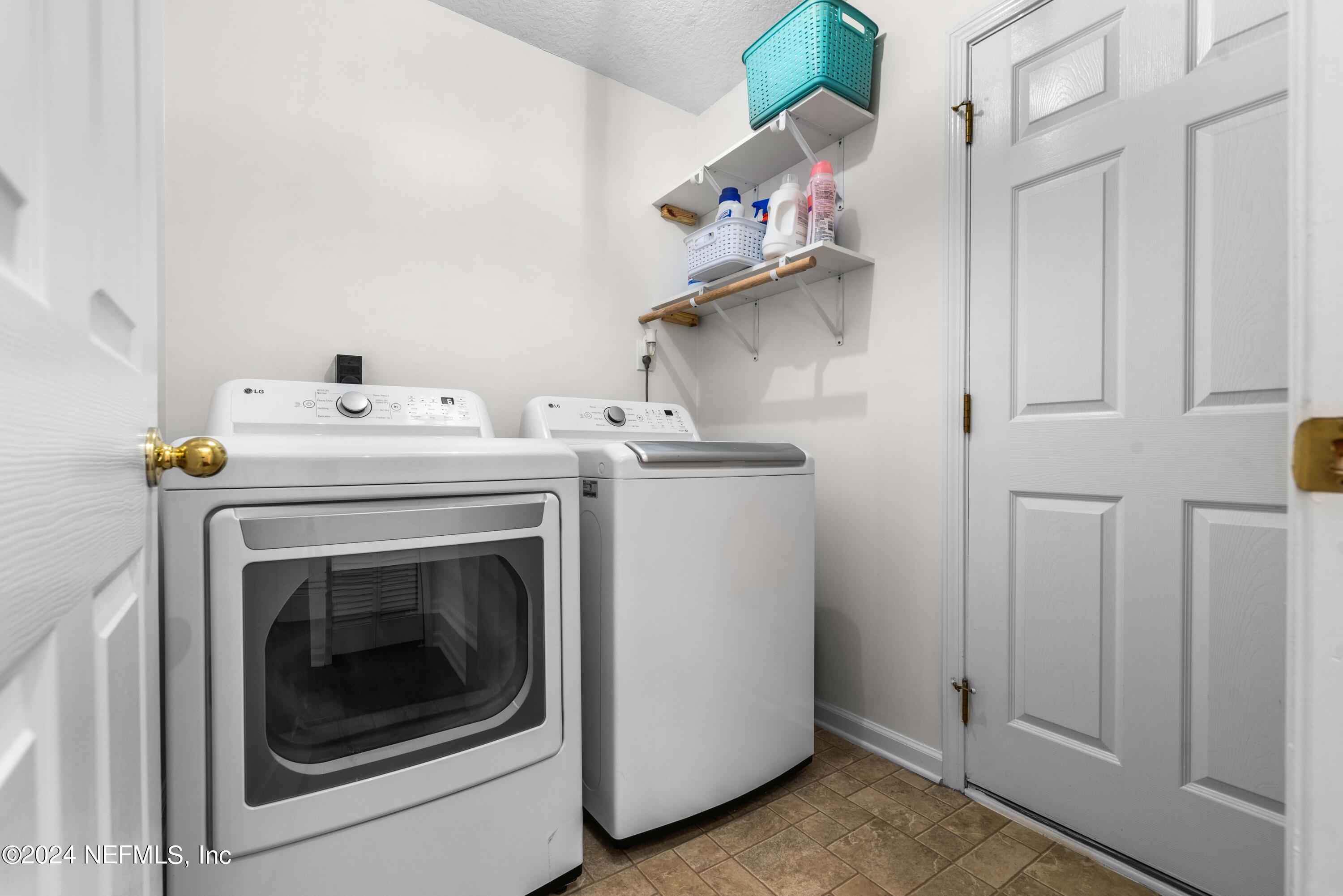 13808 FISH EAGLE Drive W