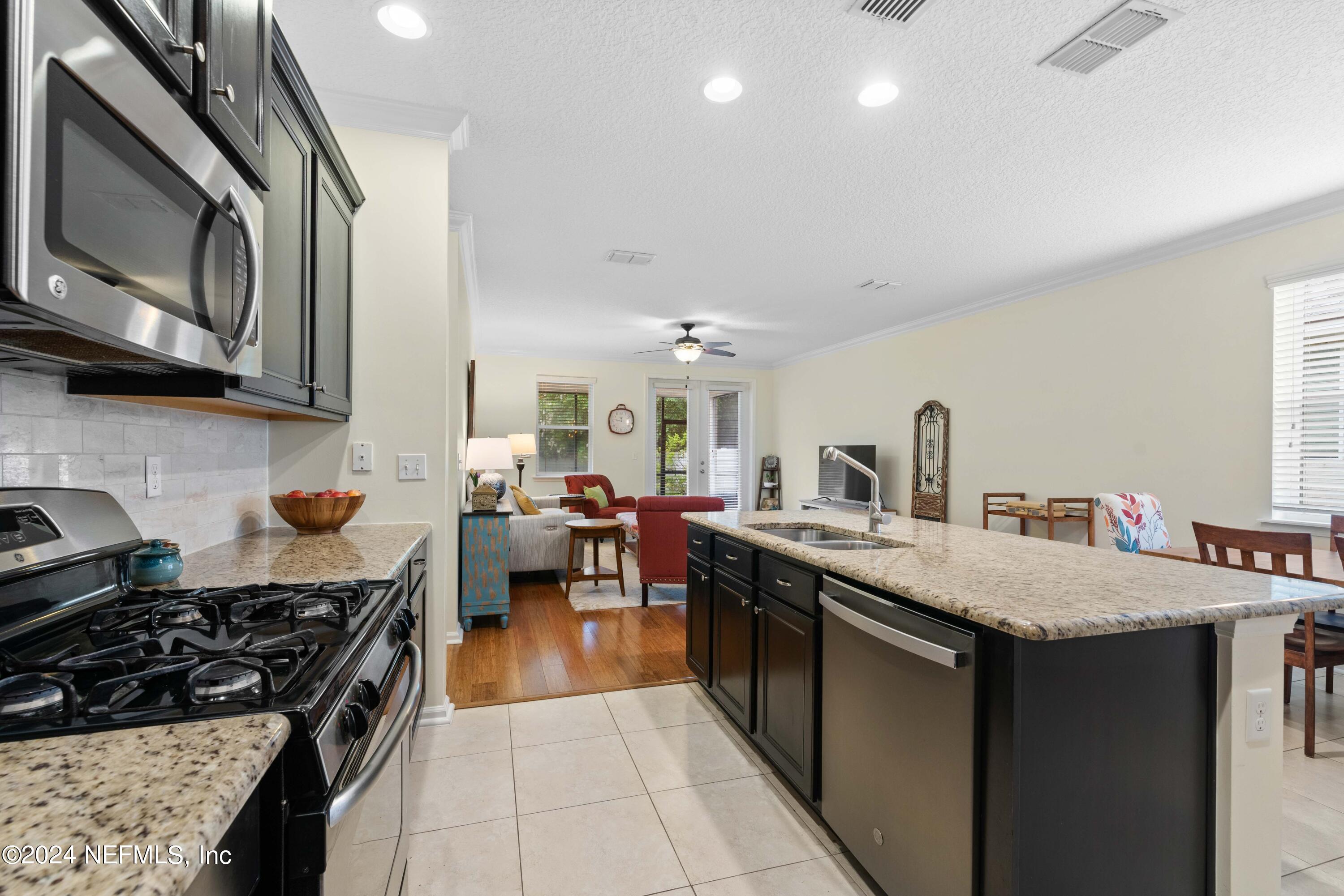 60 WINDSTONE Lane