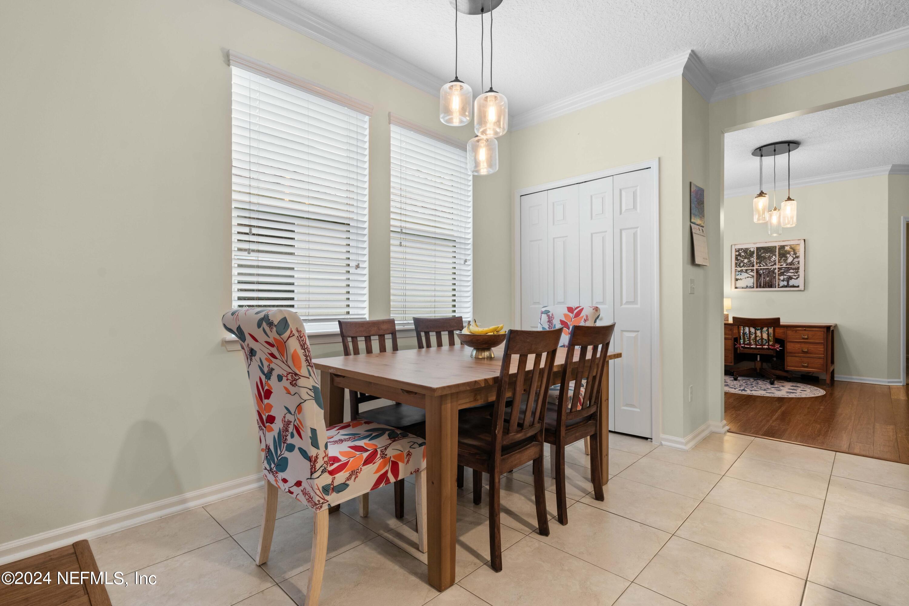 60 WINDSTONE Lane