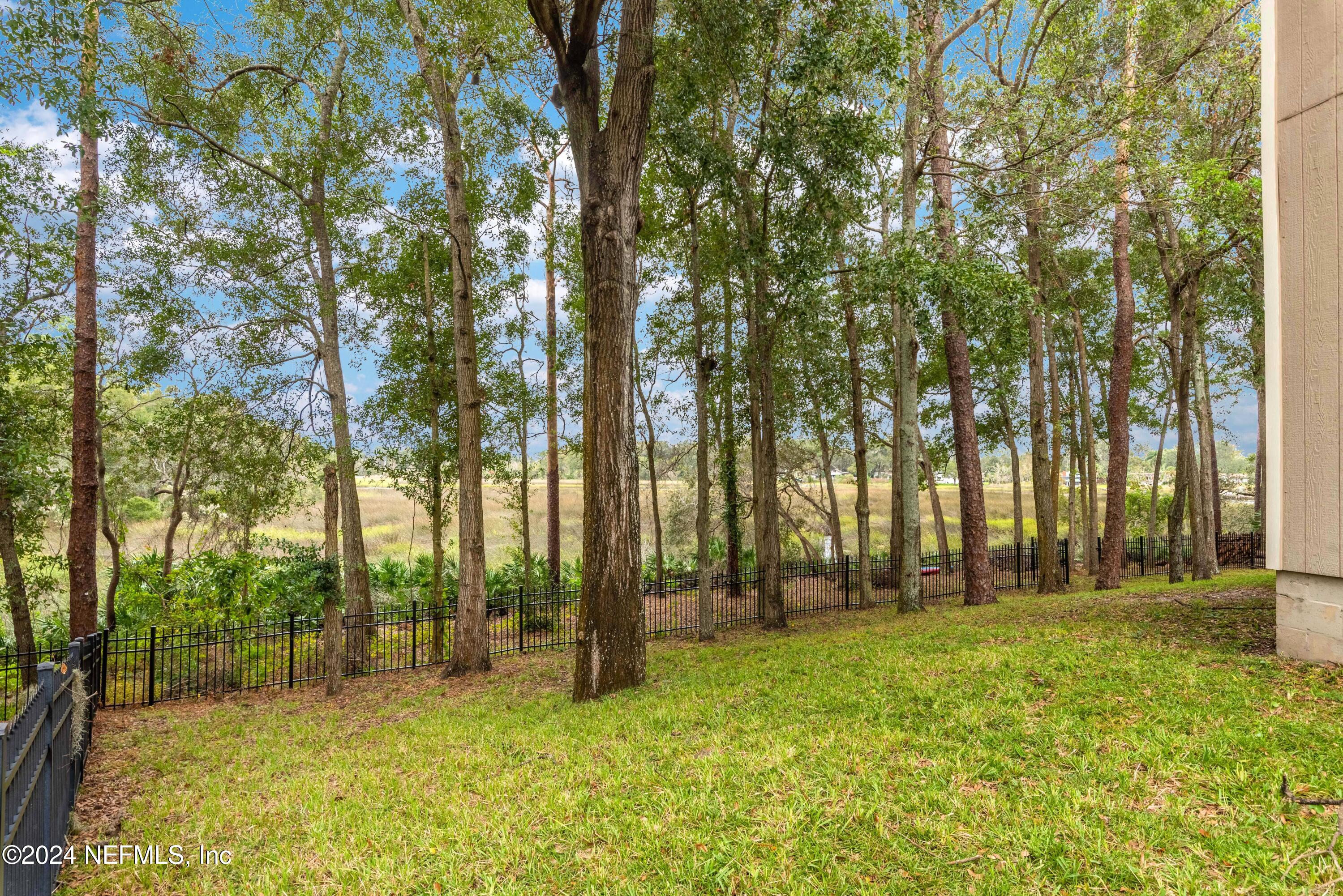 546 AUBURN OAKS Road E