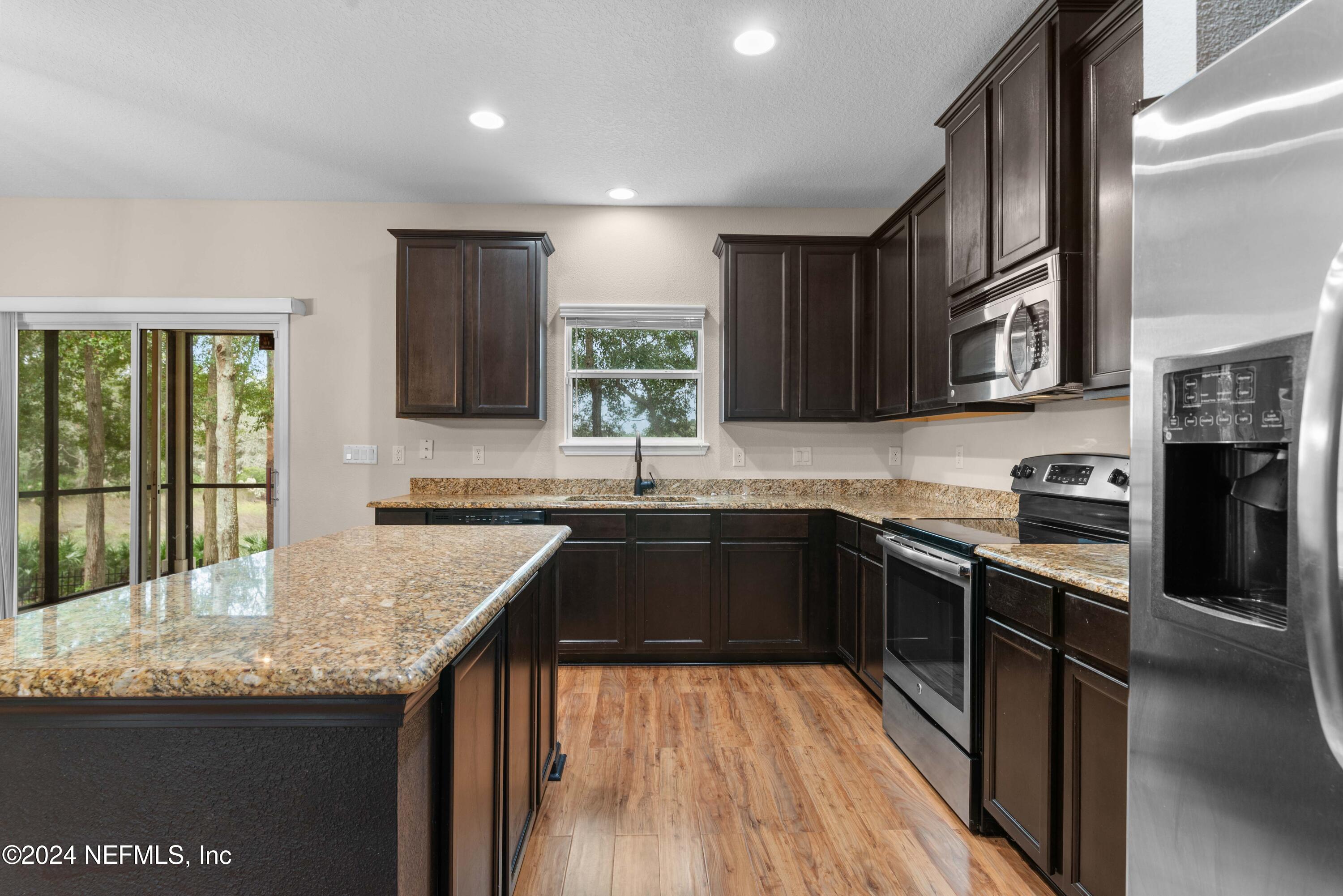 546 AUBURN OAKS Road E