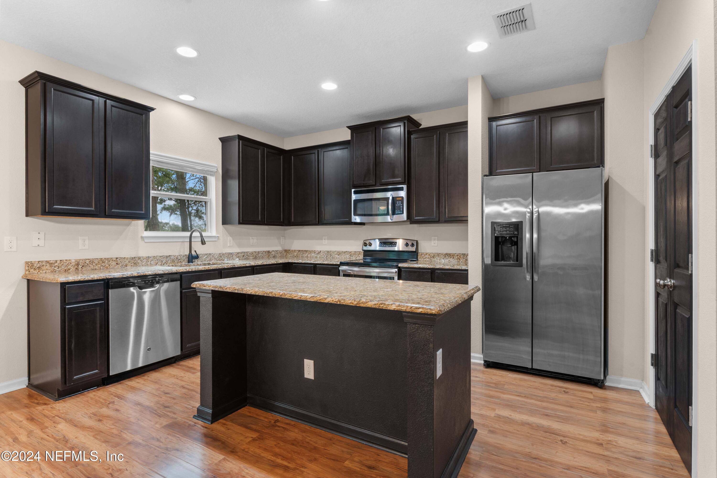 546 AUBURN OAKS Road E