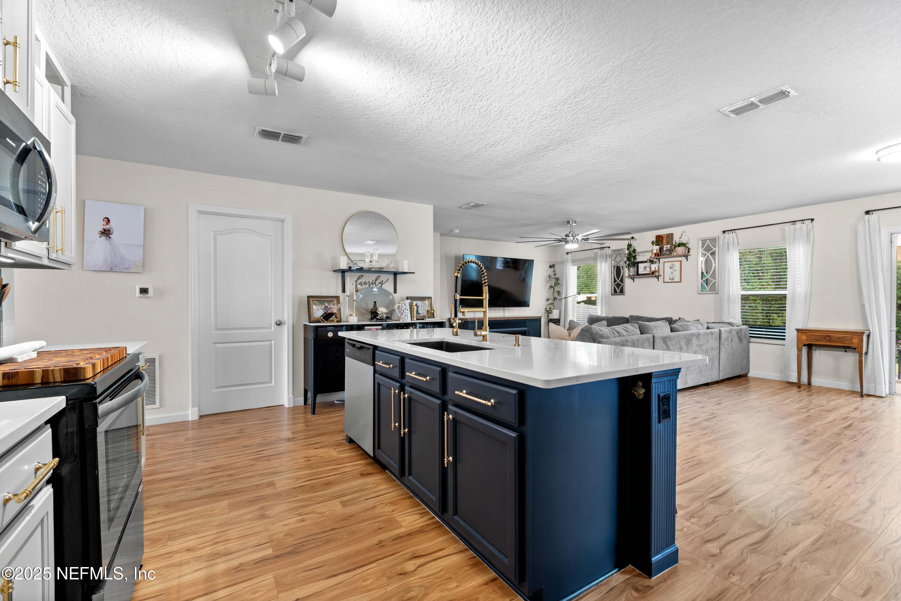 4328 PACKER MEADOW Way