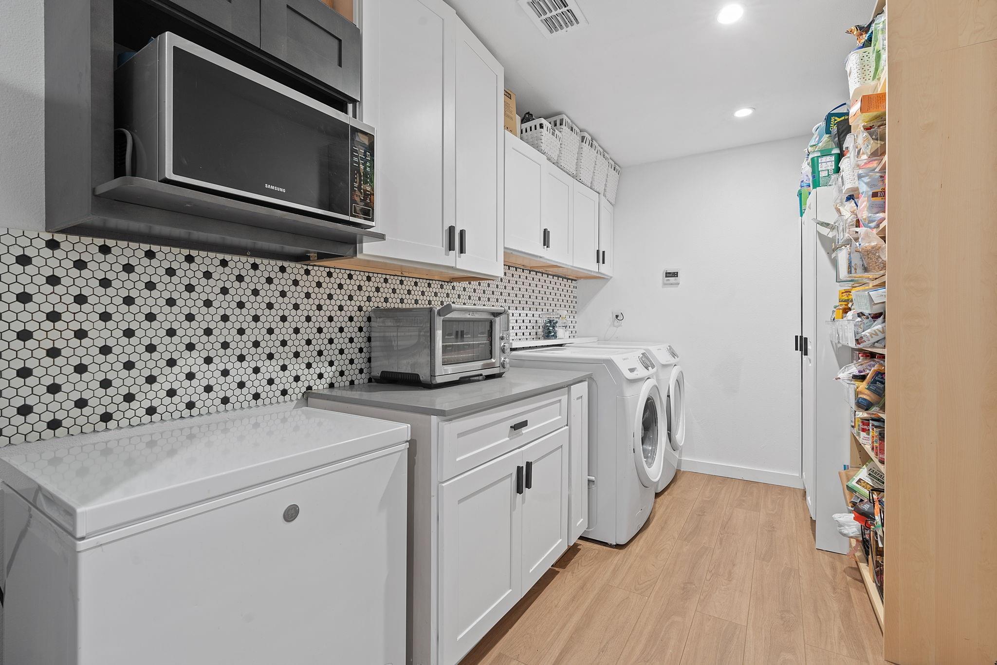 4916 Transit CIR
