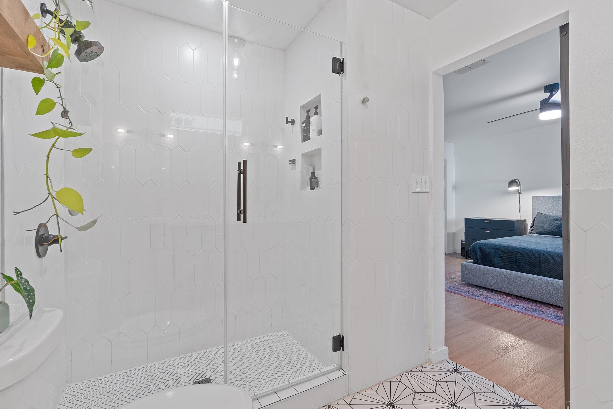 4916 Transit CIR