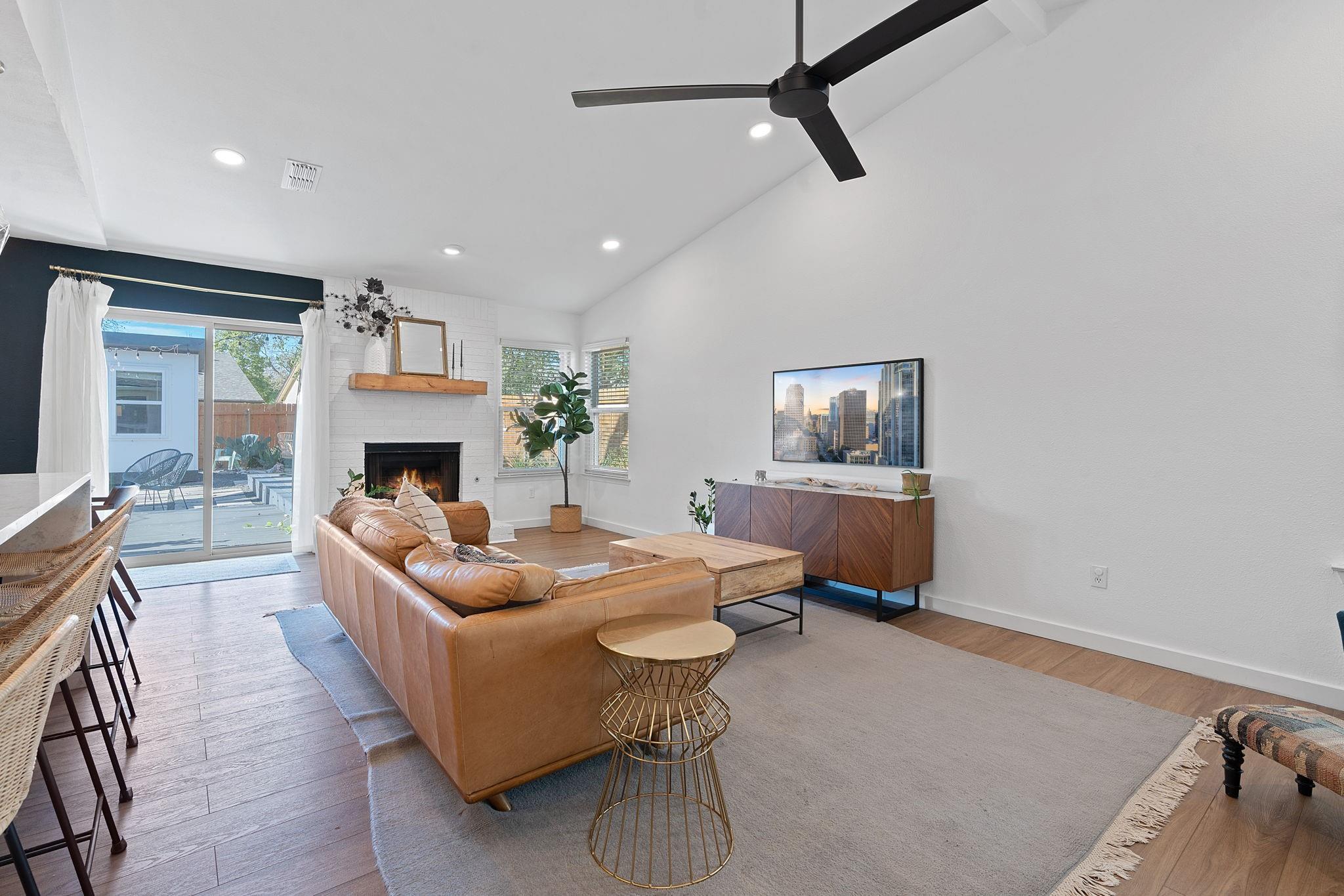 4916 Transit CIR