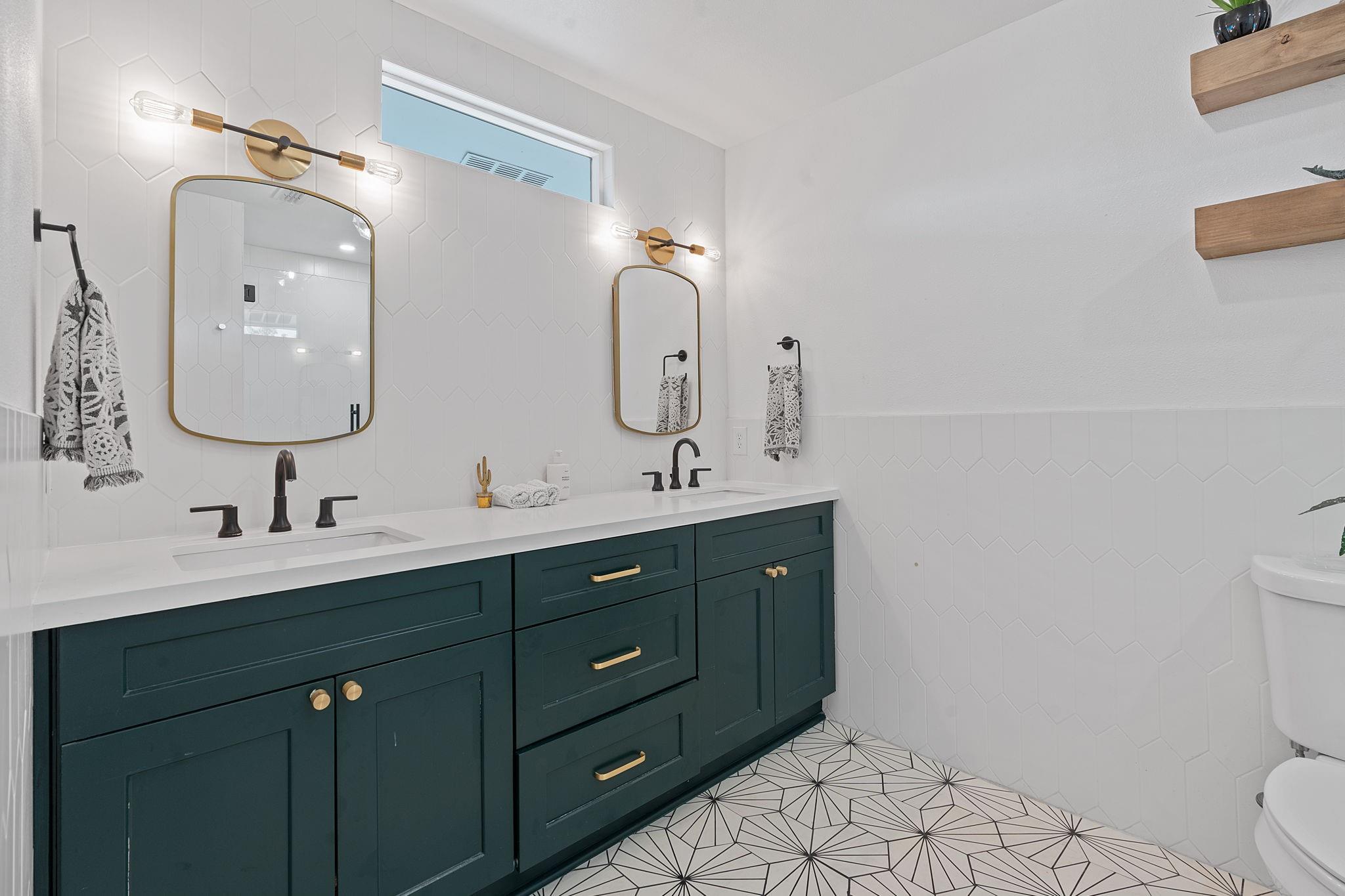 4916 Transit CIR