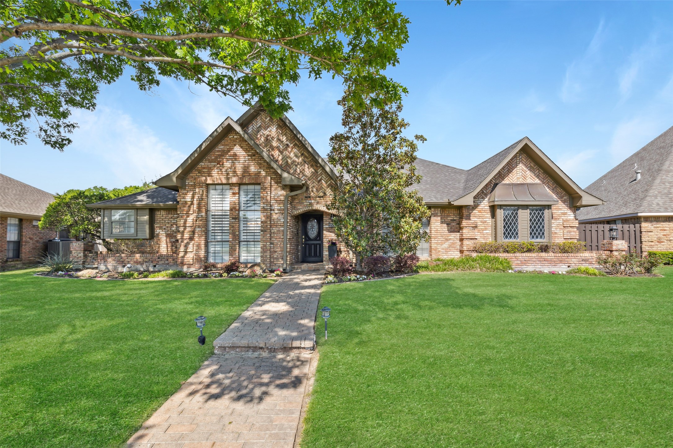 2532 Willowdale Drive