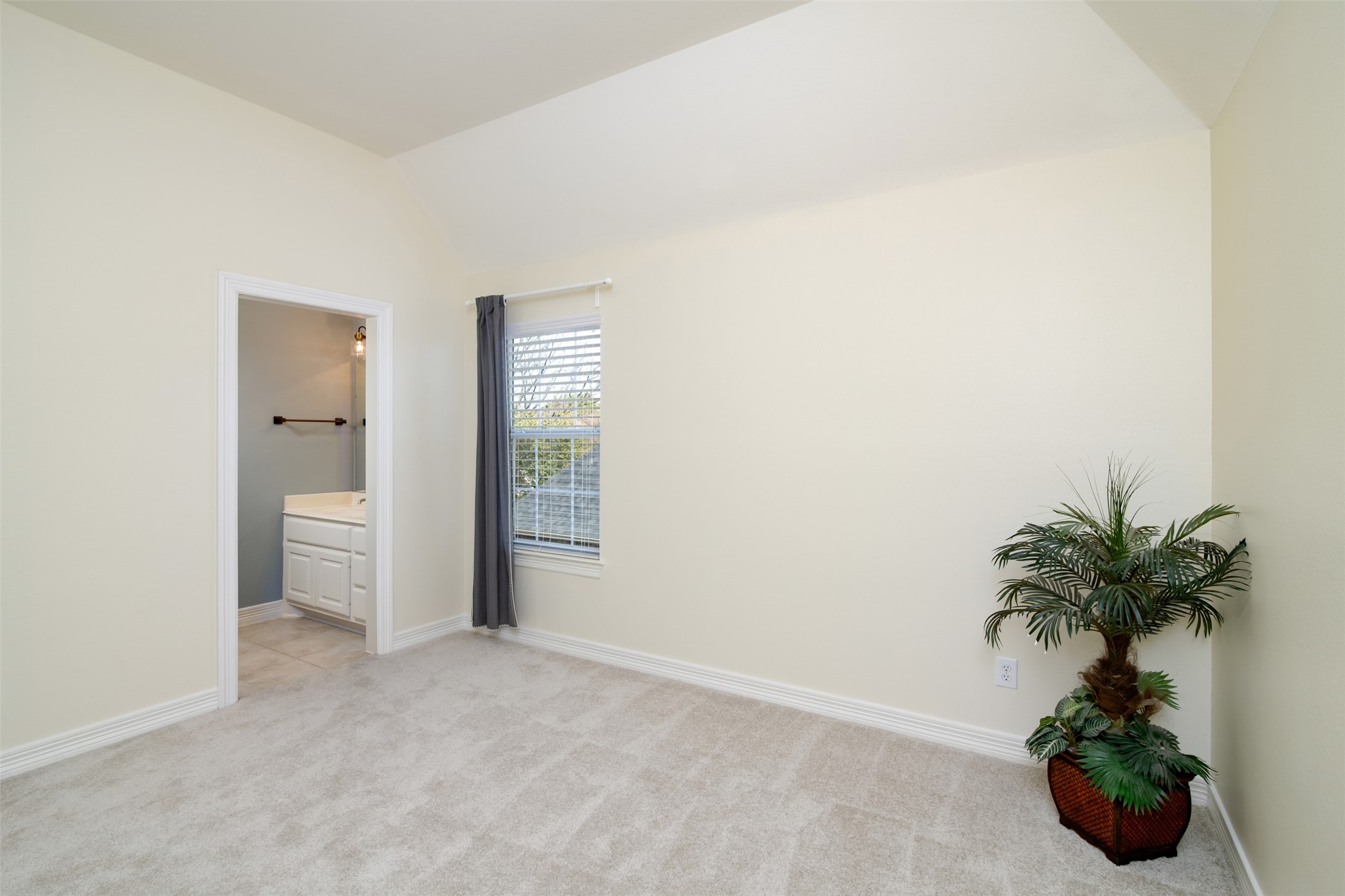 7113 Oakbury Lane