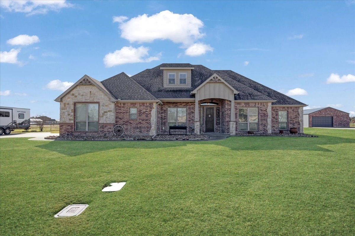2704 Laurel Oaks