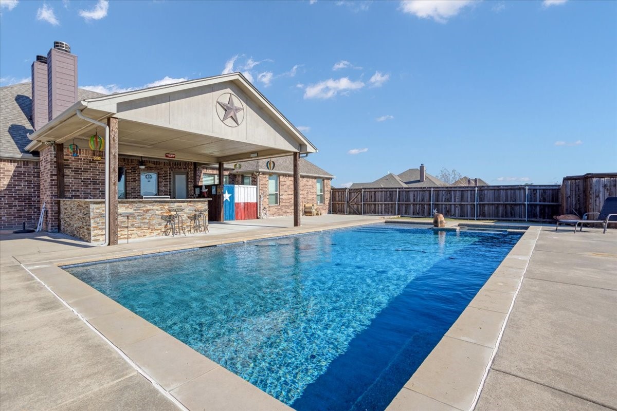 2704 Laurel Oaks