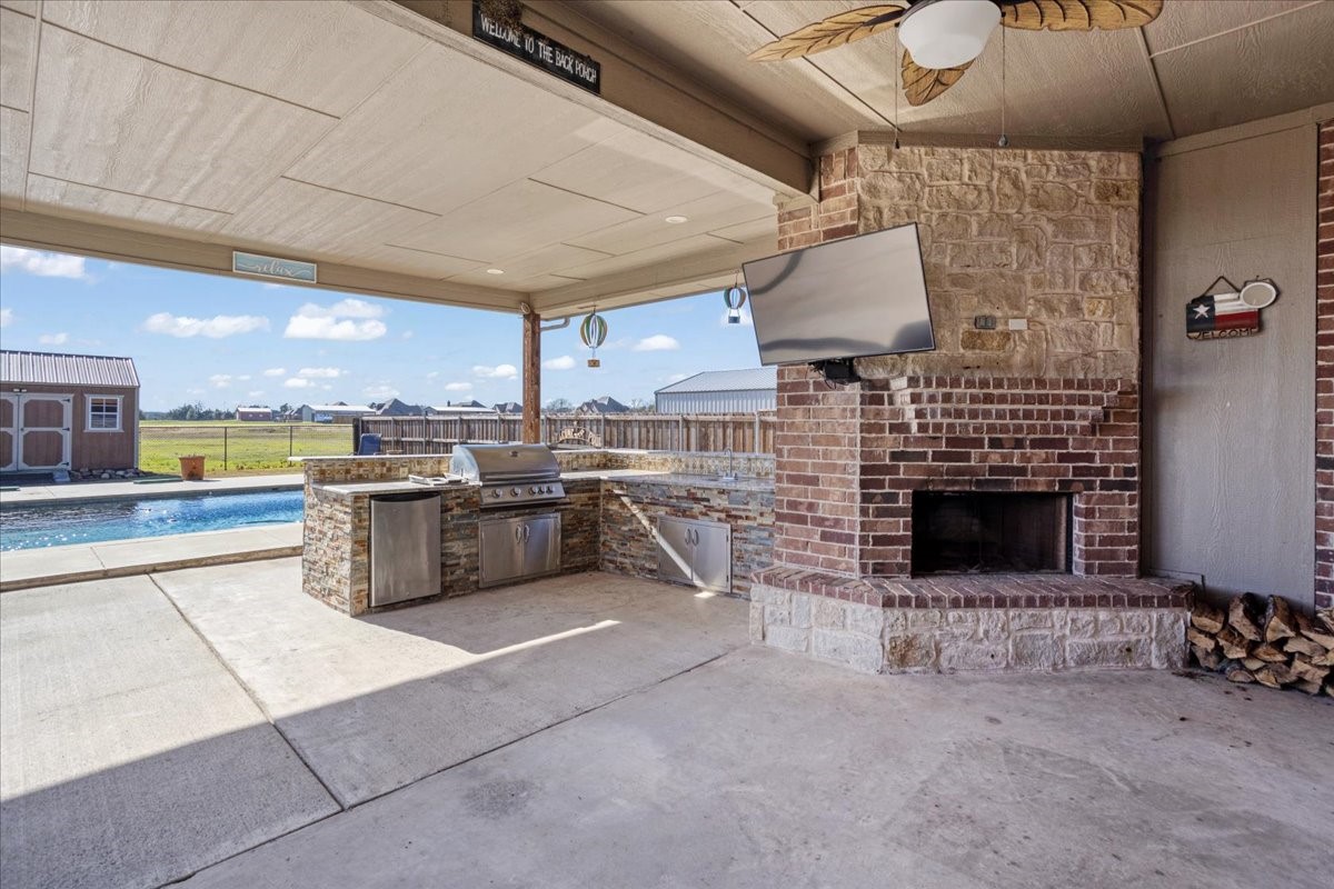 2704 Laurel Oaks