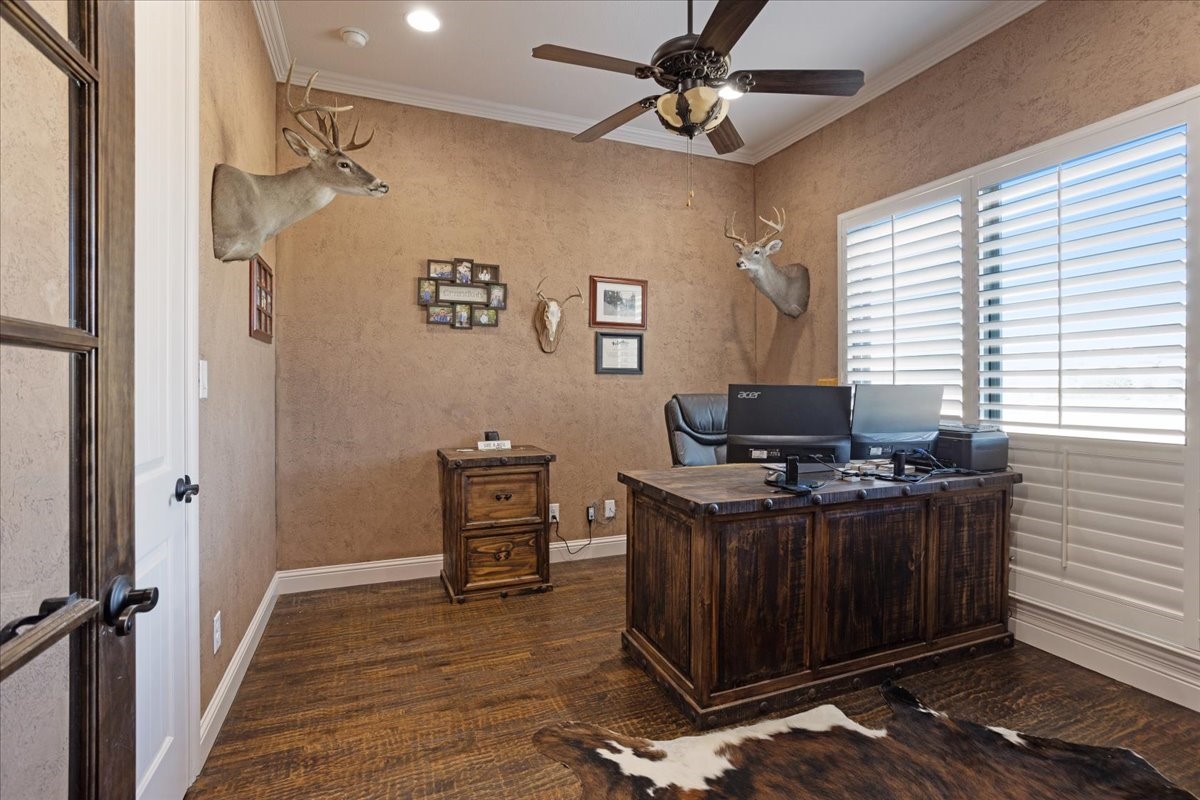 2704 Laurel Oaks
