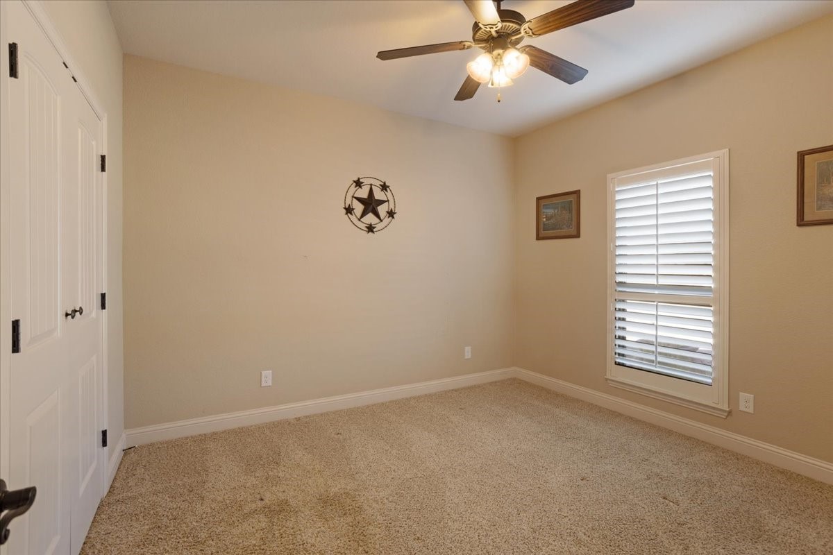 2704 Laurel Oaks