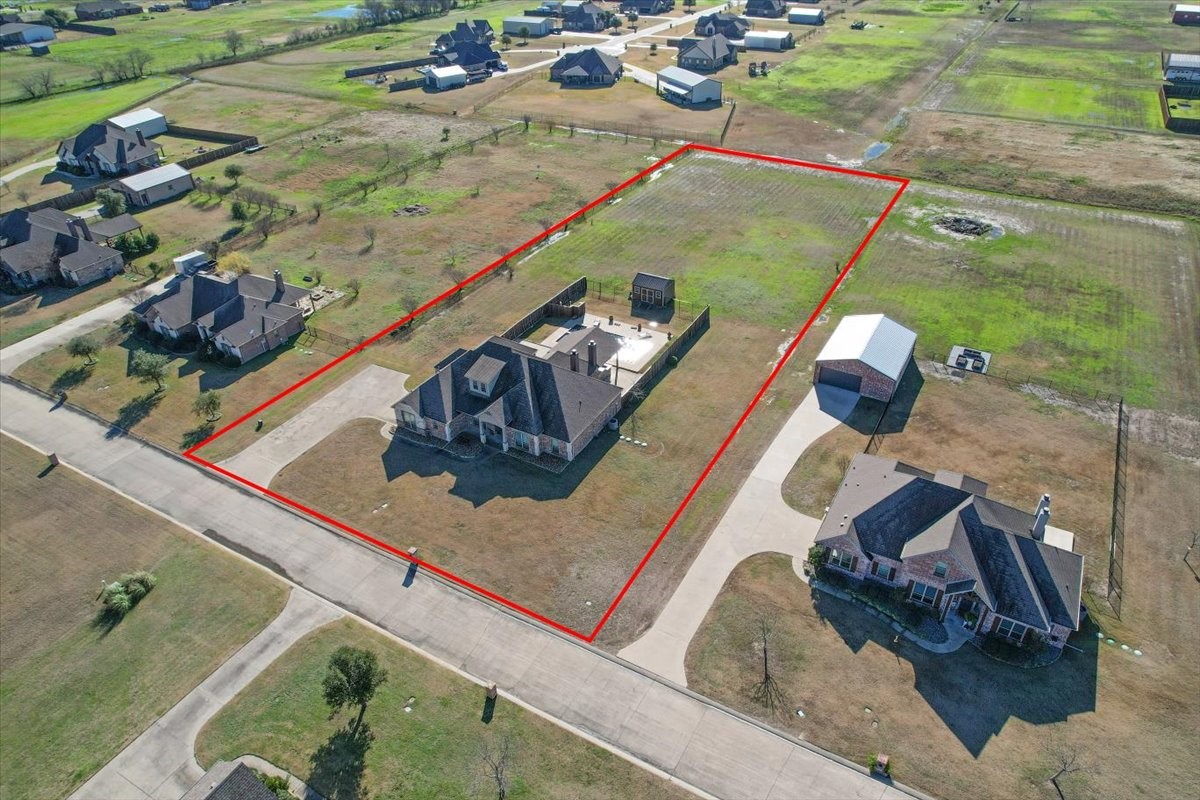 2704 Laurel Oaks