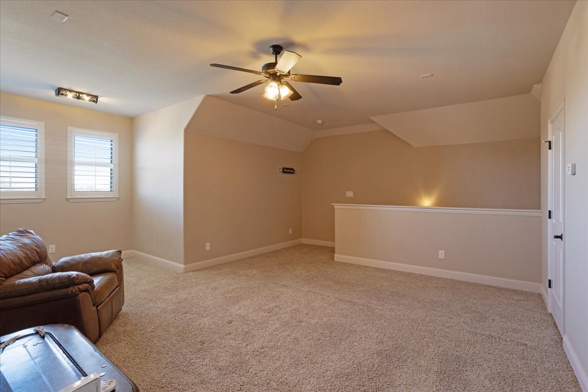 2704 Laurel Oaks