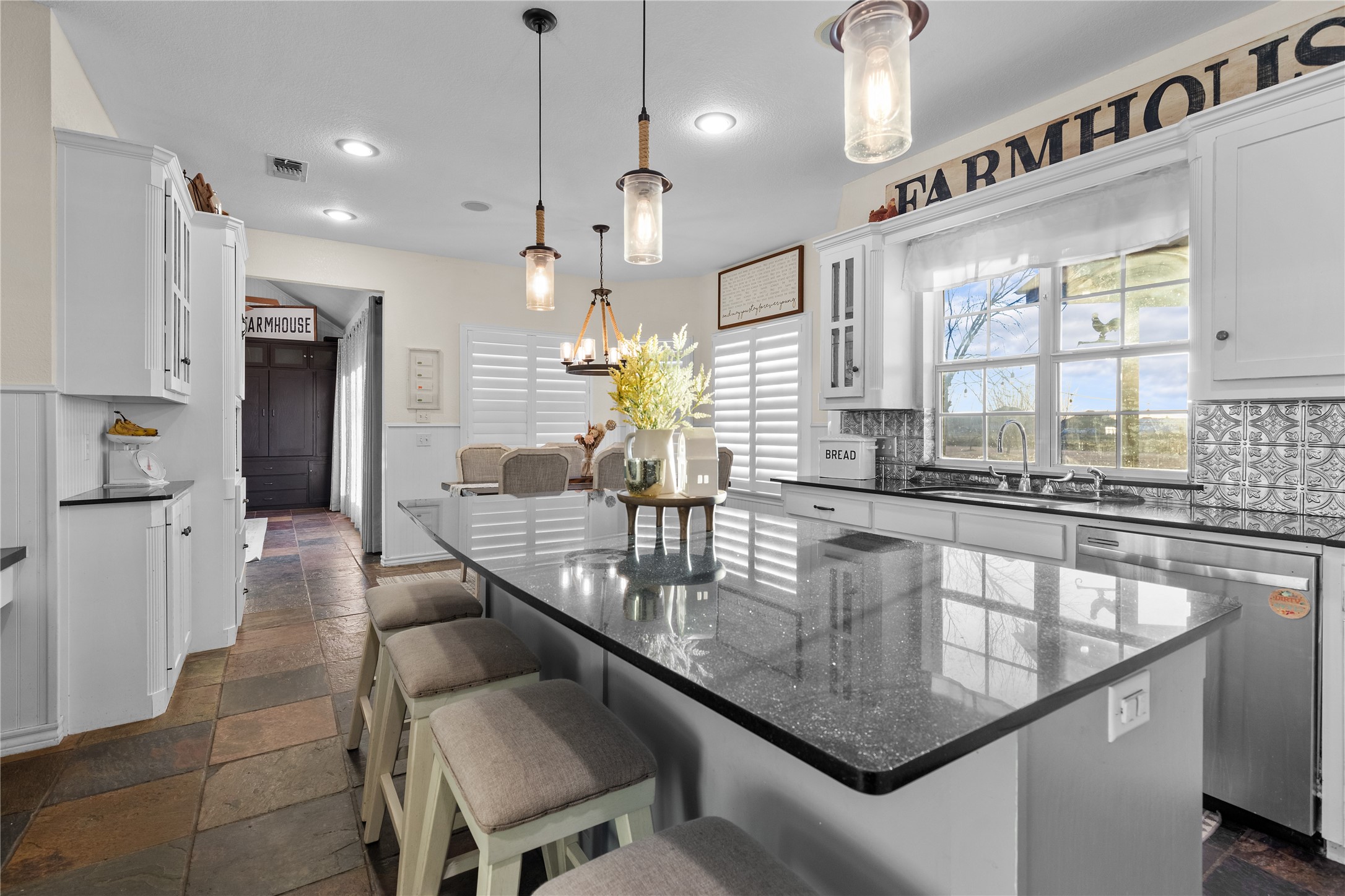 11027 Farmington Road