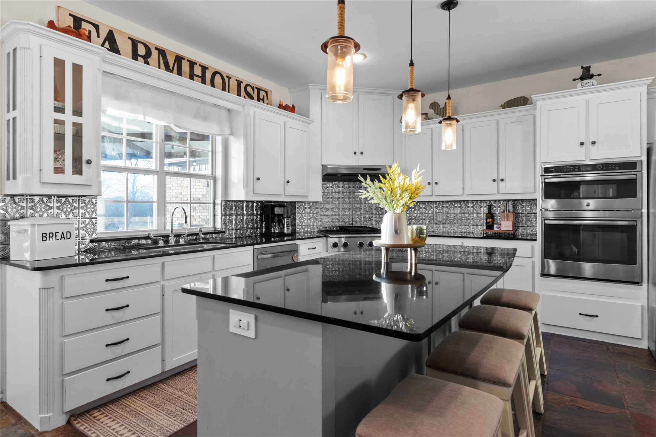 11027 Farmington Road