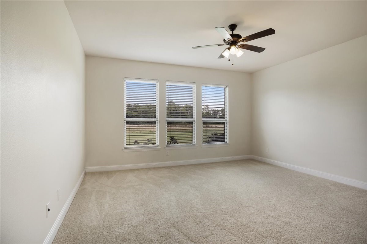 2741 Laurel Oaks