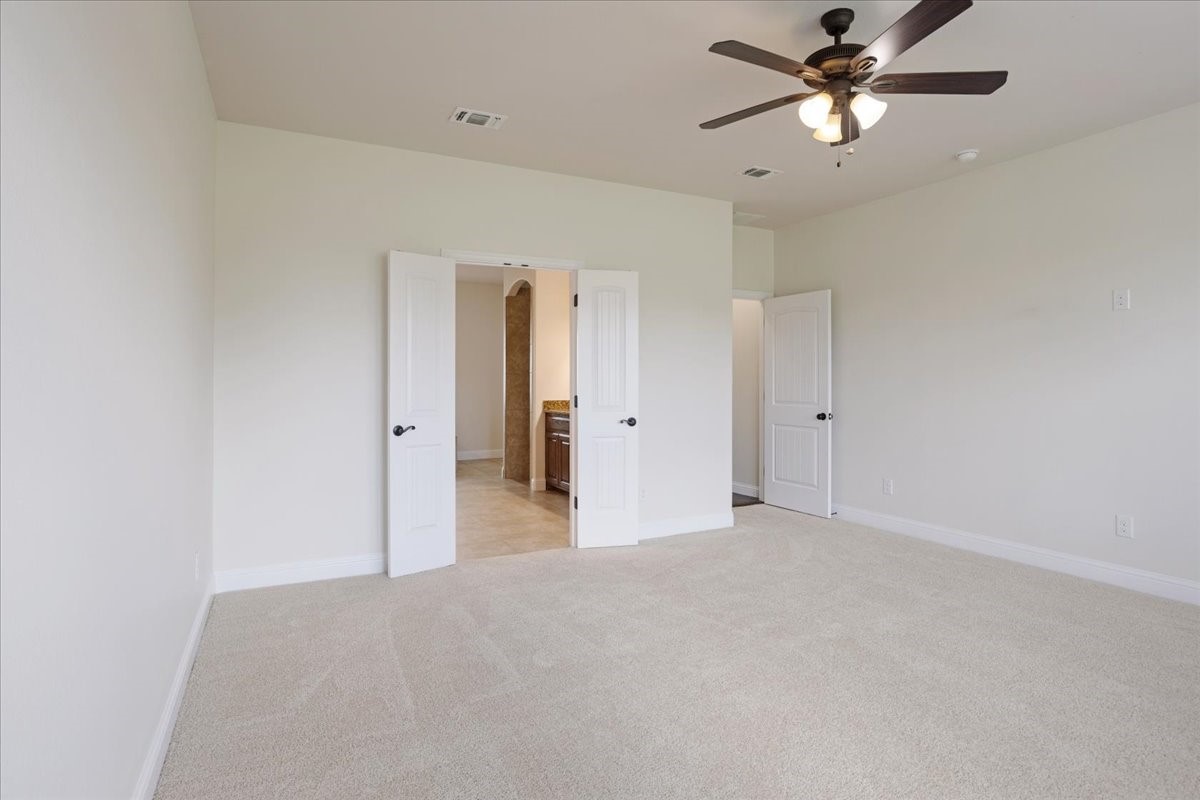 2741 Laurel Oaks
