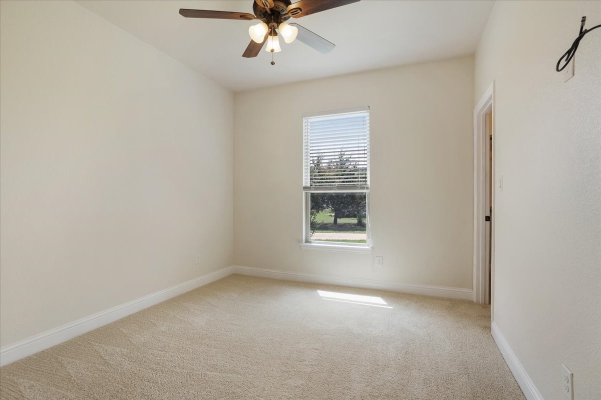 2741 Laurel Oaks