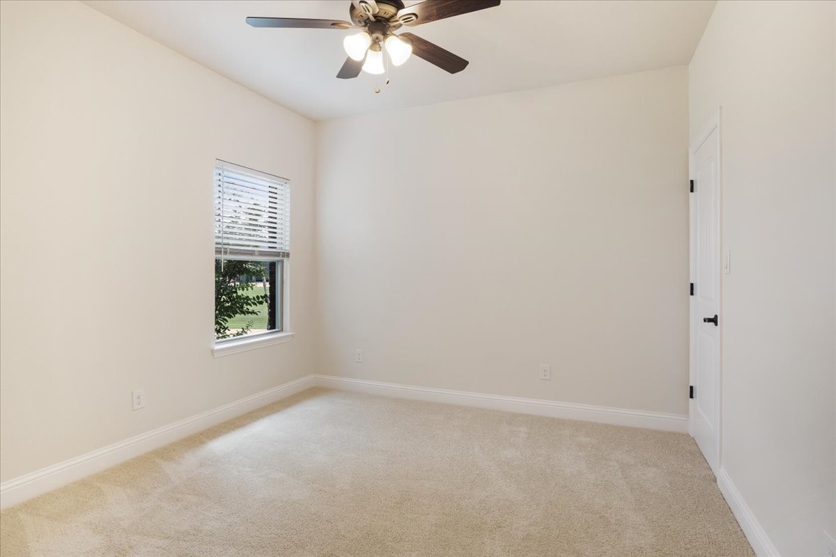 2741 Laurel Oaks