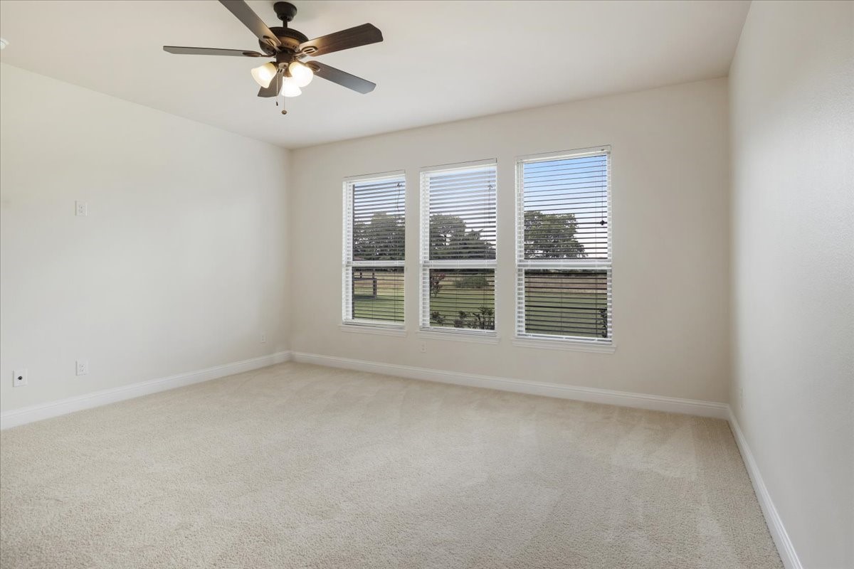 2741 Laurel Oaks