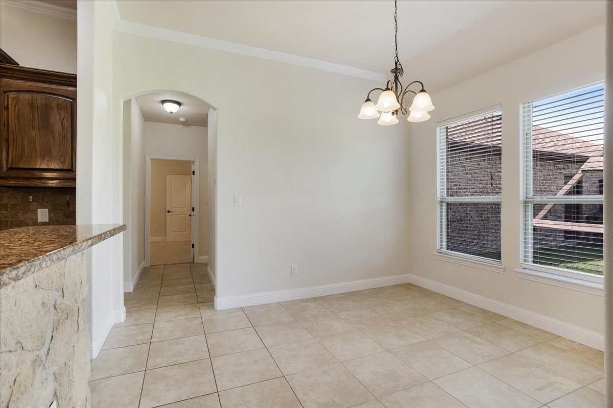 2741 Laurel Oaks