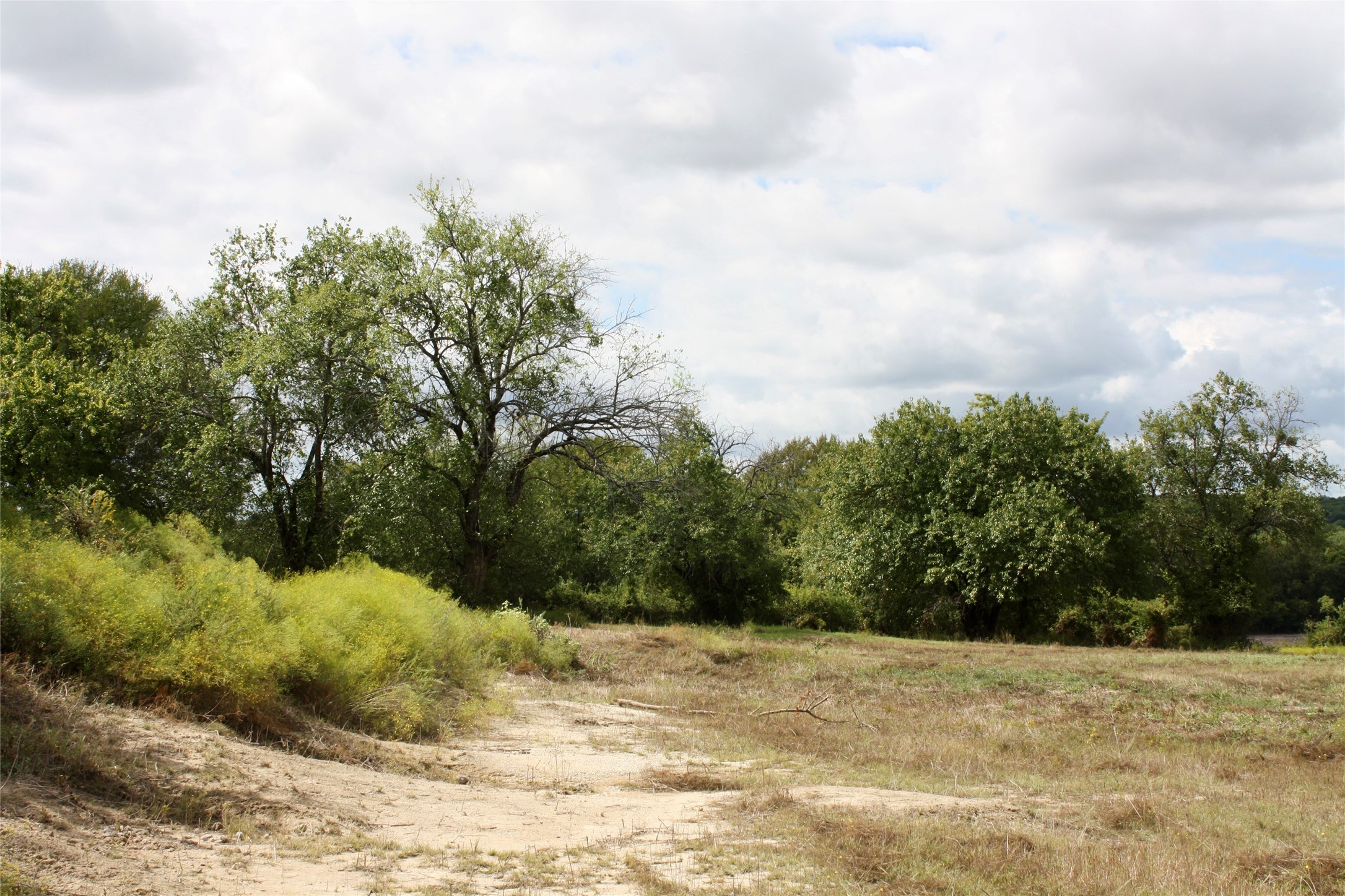 30 Acres County Road 4605 Road