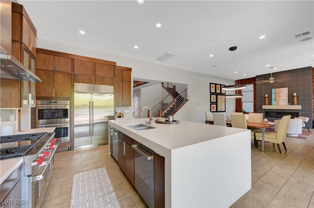 7859 West Wigwam Avenue