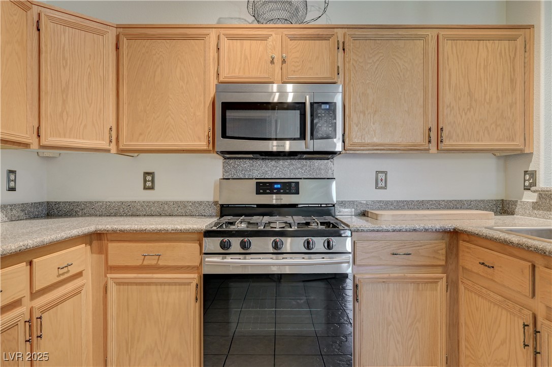 2852 Red Court