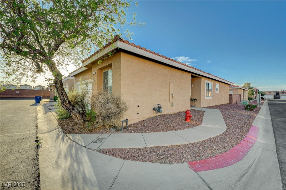 2852 Red Court
