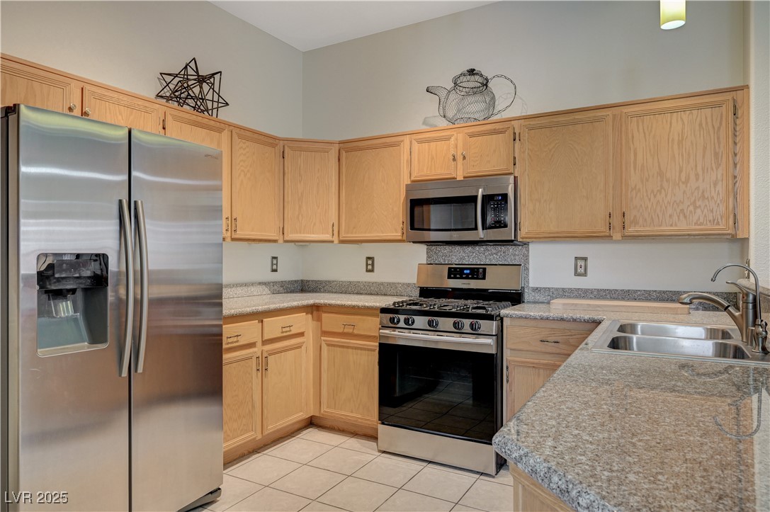 2852 Red Court