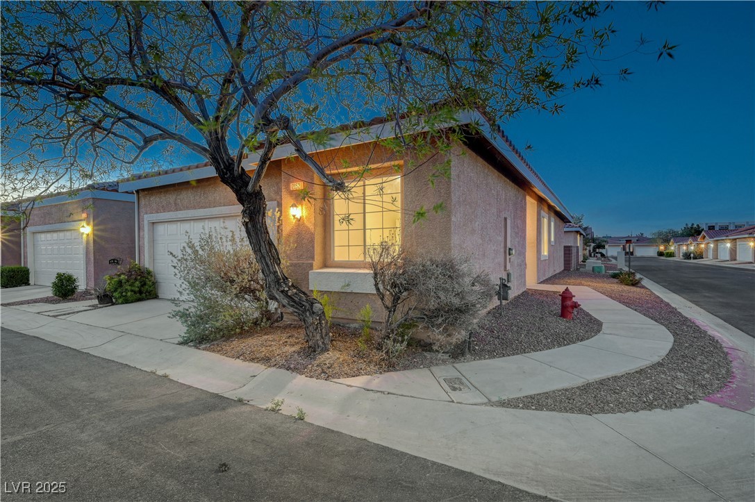 2852 Red Court