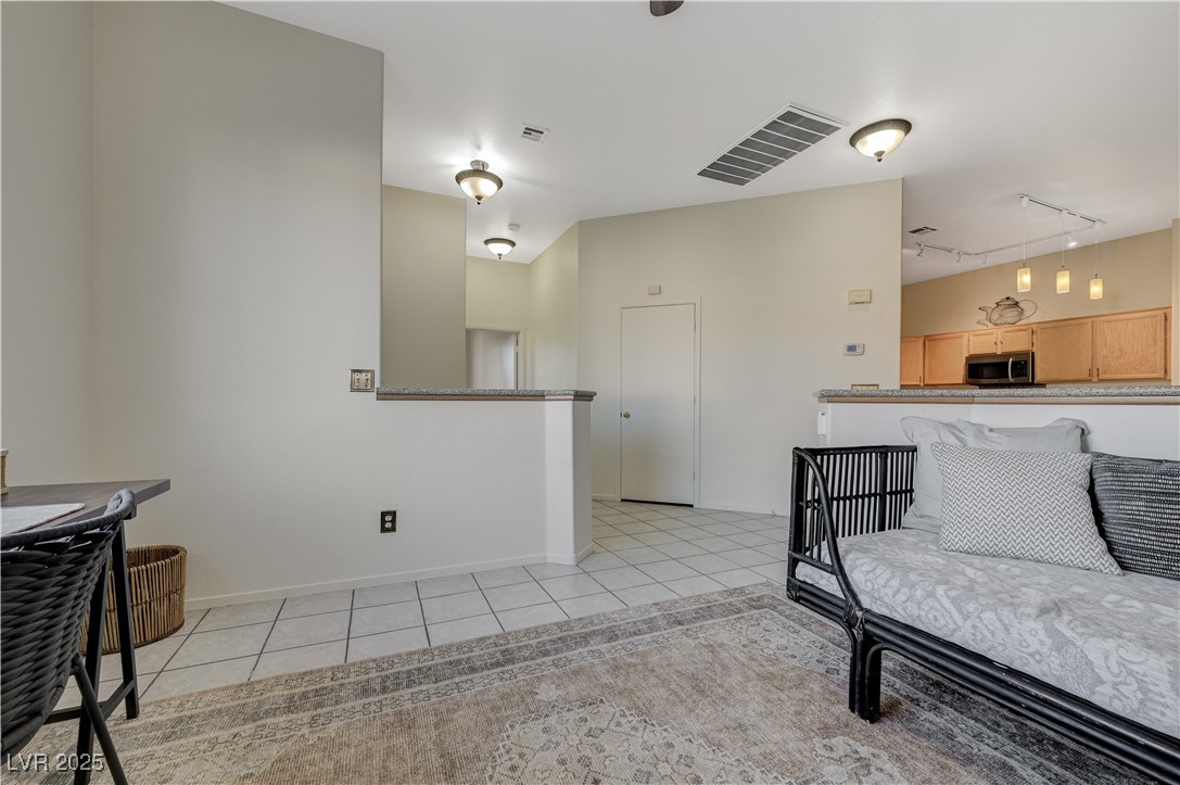 2852 Red Court