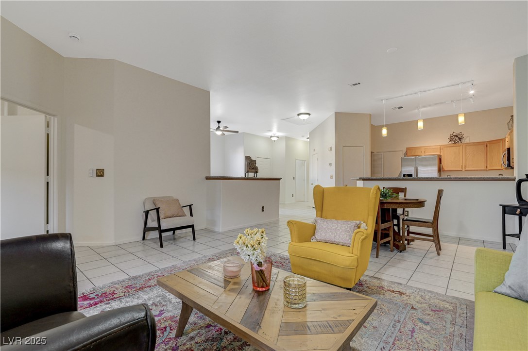 2852 Red Court