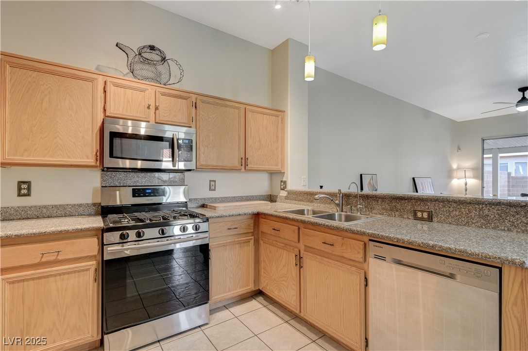 2852 Red Court
