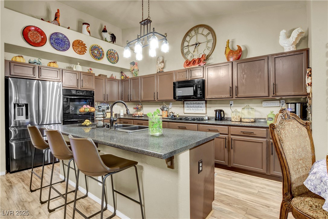 913 Bear Mountain Avenue