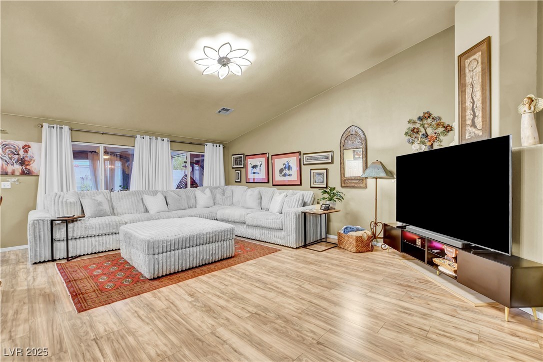 913 Bear Mountain Avenue