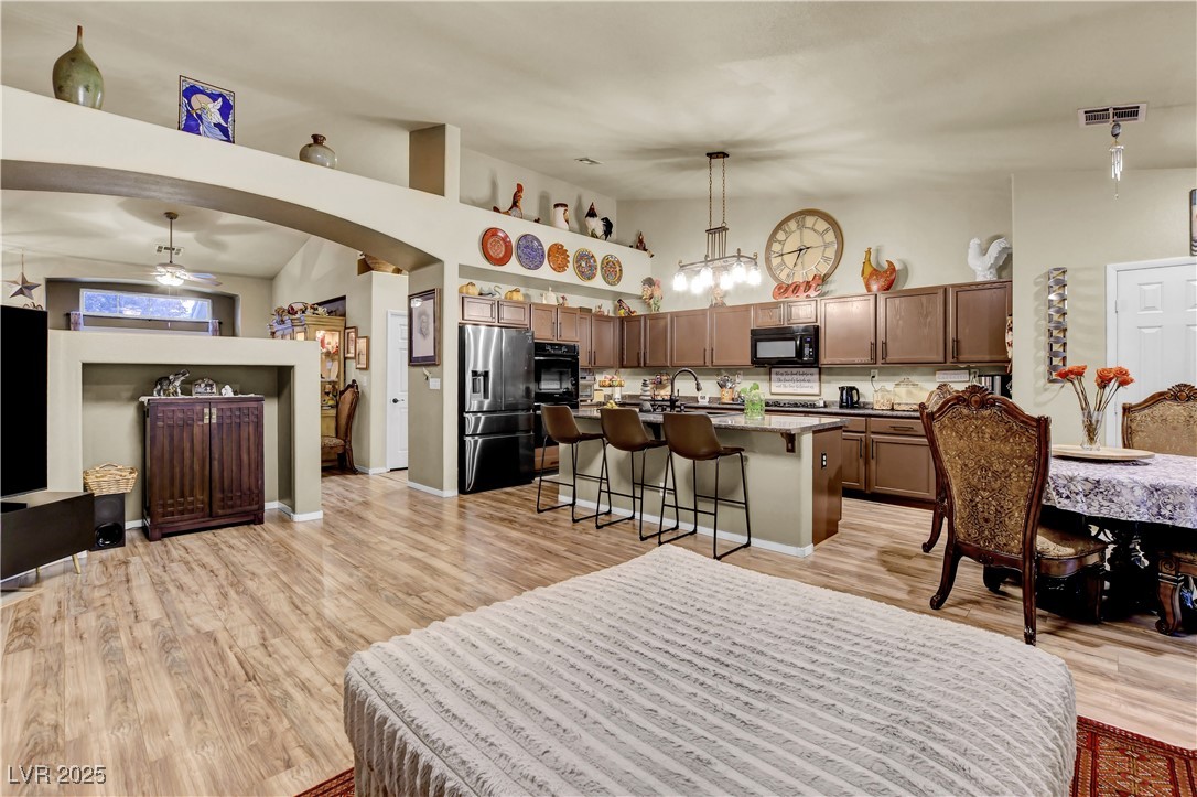 913 Bear Mountain Avenue