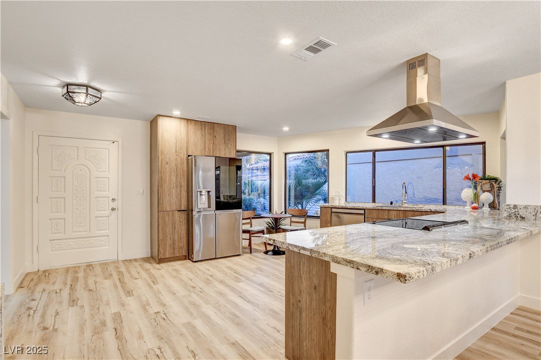 2100 Plaza Del Padre