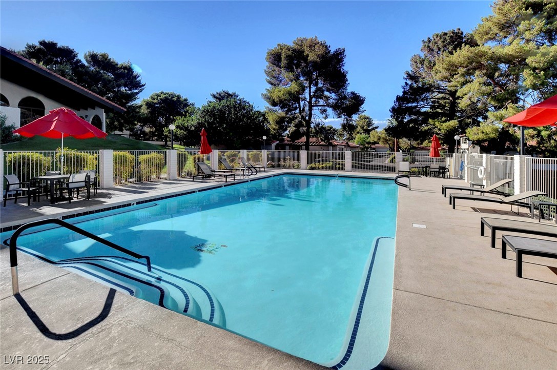 2100 Plaza Del Padre