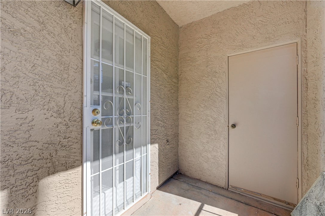 5576 West Rochelle Avenue 27A