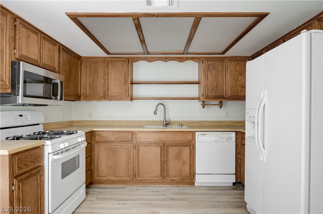 5576 West Rochelle Avenue 27A