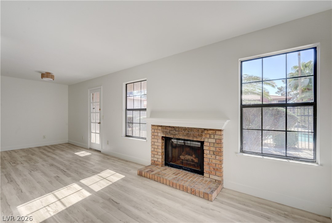 5576 West Rochelle Avenue 27A