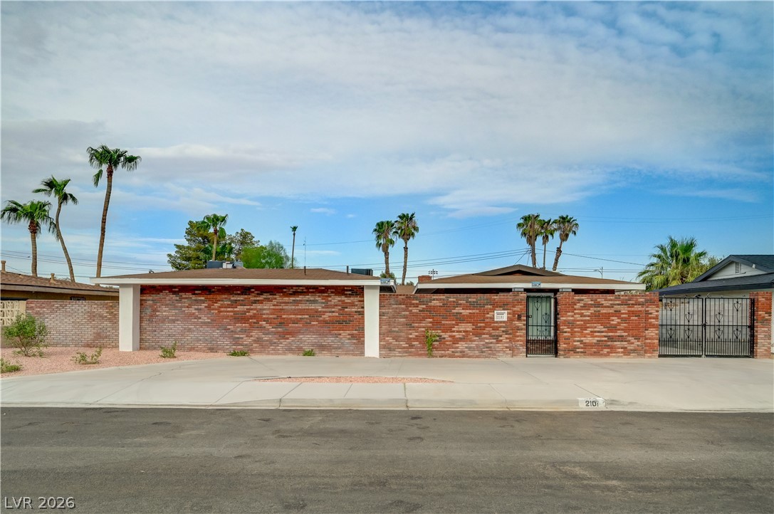 2101 Santiago Street