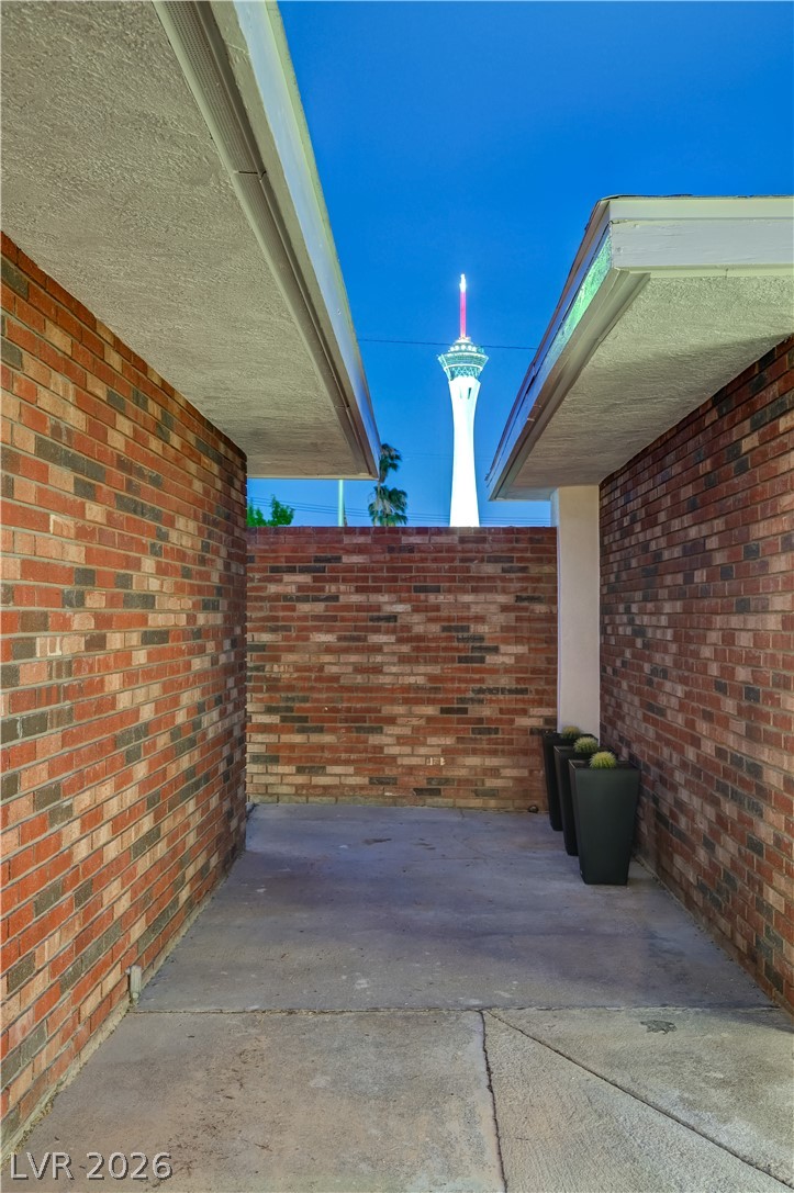 2101 Santiago Street
